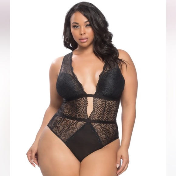 “REAL LINGERIE” Plunging Strappy Teddy - Picture 1 of 16